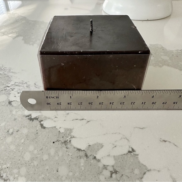 Donna Karan Black Cashmere Square Candle - Picture 10 of 14